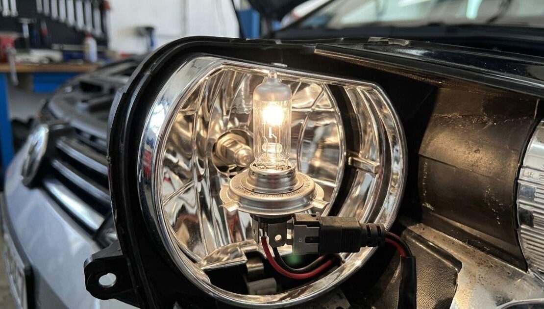 halogen headlight bulb