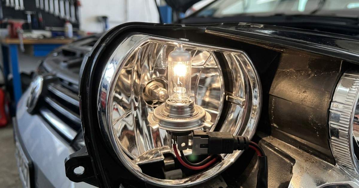 halogen headlight bulb